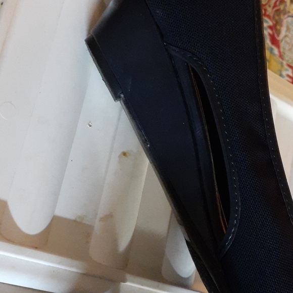 Shoe - Picture 4 of 4